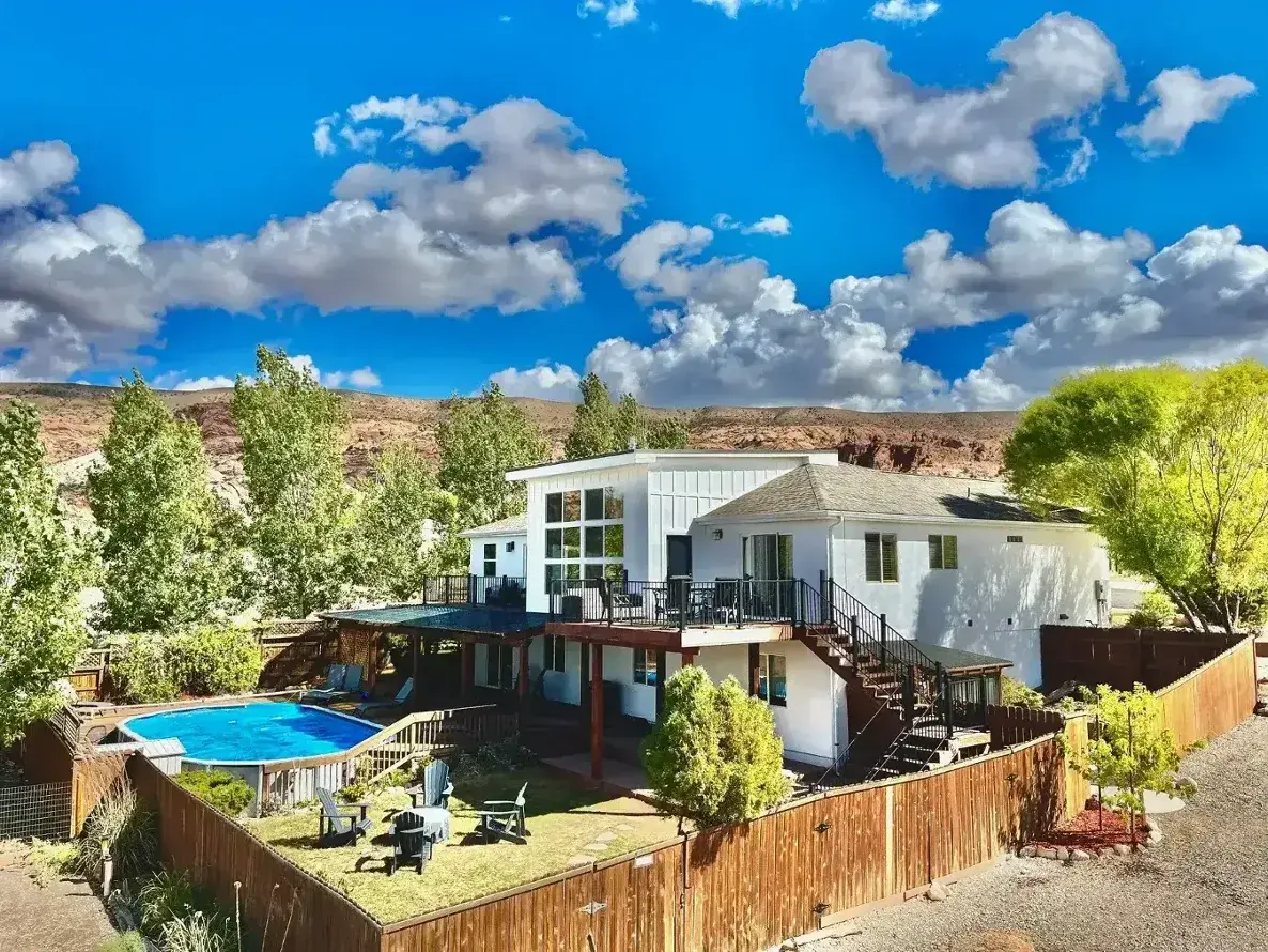 Exclusive Retreats 6 Bedroom Desert Paradise