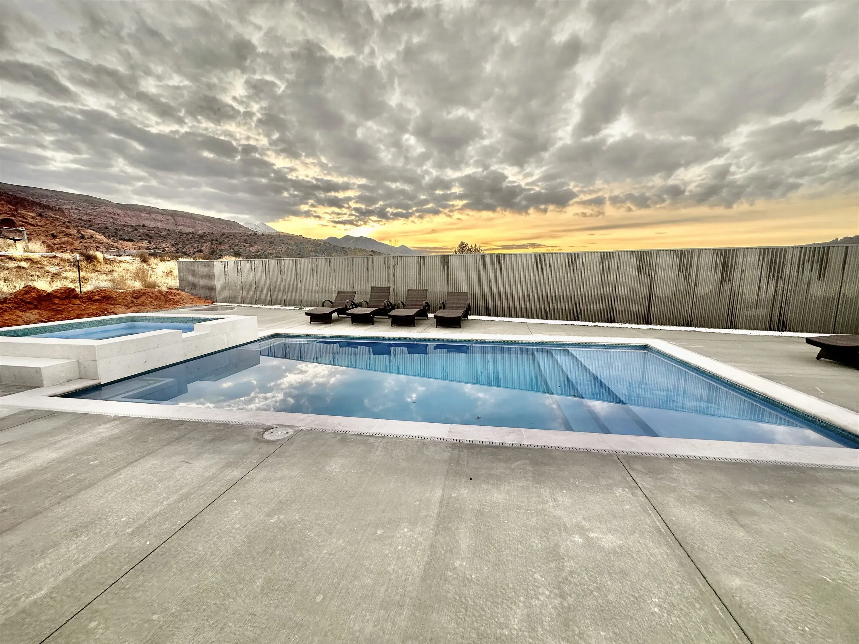 Exclusive Retreats Desert Vista 6 Bed 8 Bath Private Pool 1